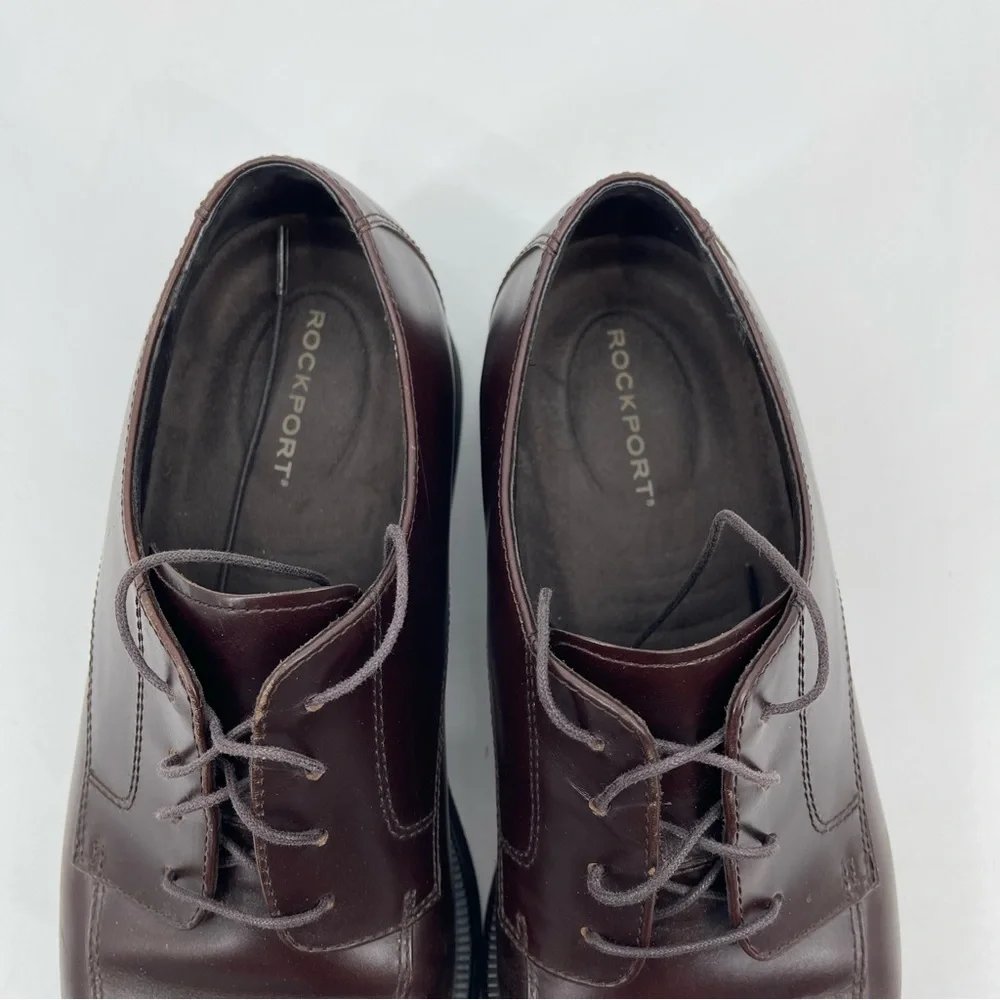 Men’s Rockport shoes size 10M brown  good condition. Preowned